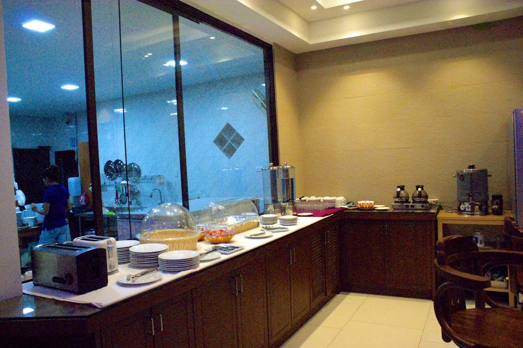 Orchid Resortel Patong Kültér fotó