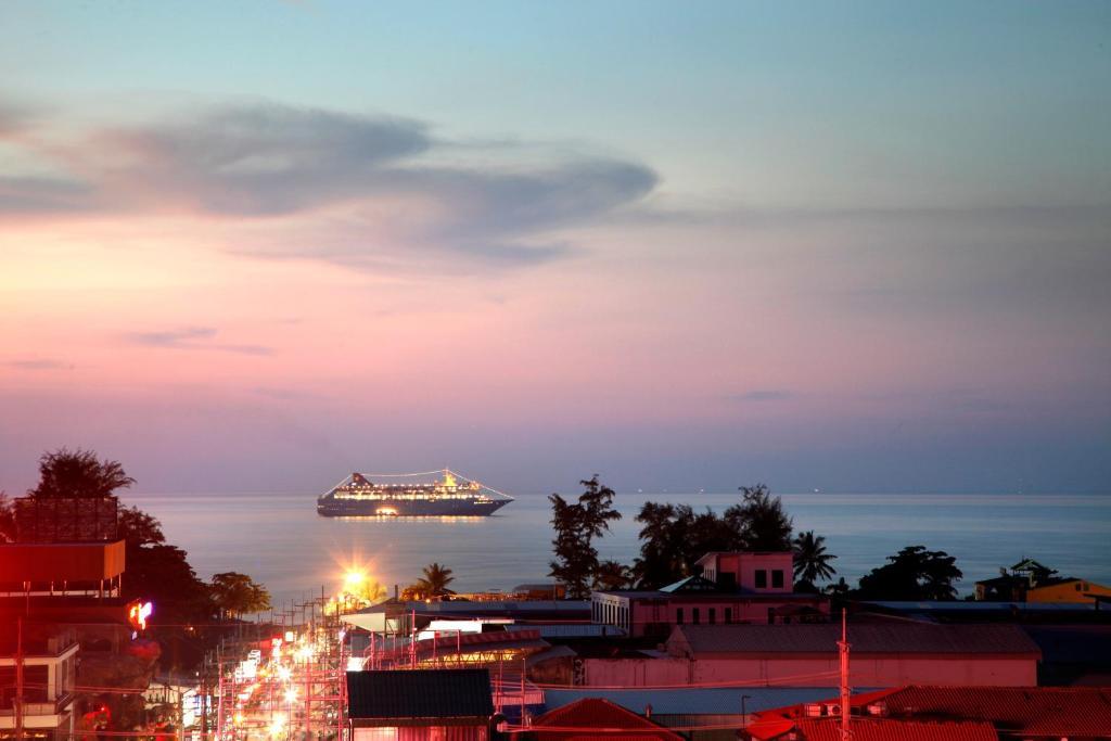 Orchid Resortel Patong Kültér fotó